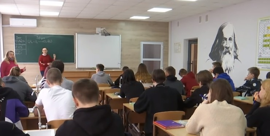 Кабмін пропонує скасувати підсумкову атестацію школярів в Україні у 2023 році