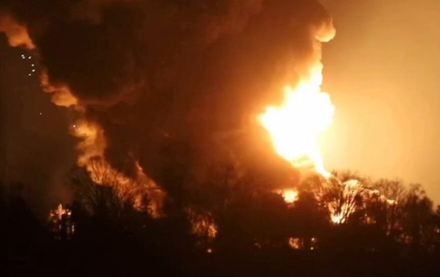 Вночі в Феодосії дрон-камікадзе влучив в нафтобазу