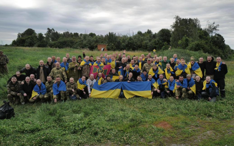 Черговий обмін полоненими: додому повернулися 95 українських захисників