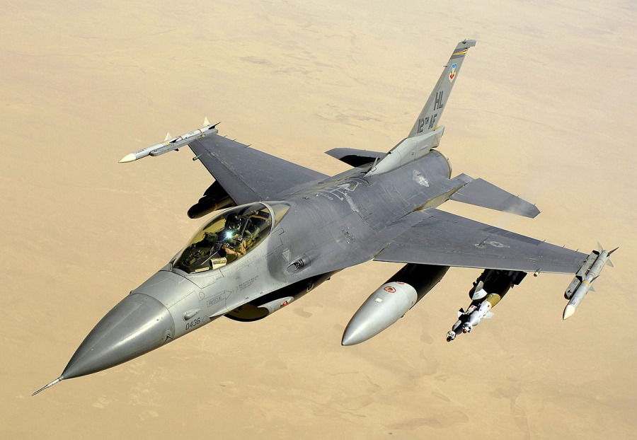 Українці на винищувачах F-16 вже відпрацьовують удари по цілях – Ігнат